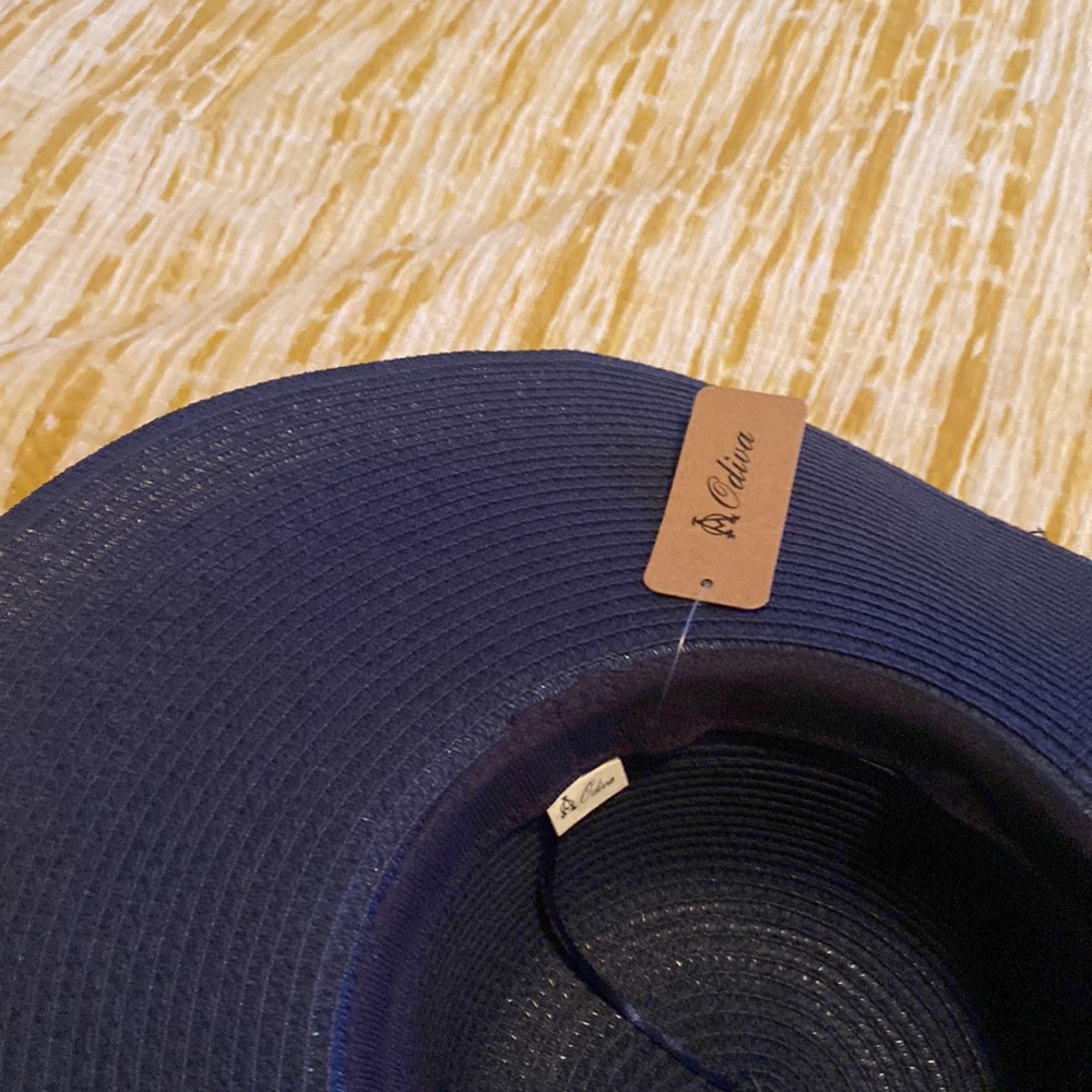 Navy blue, beach, cruise, or casual hat! - Picture 3 of 4